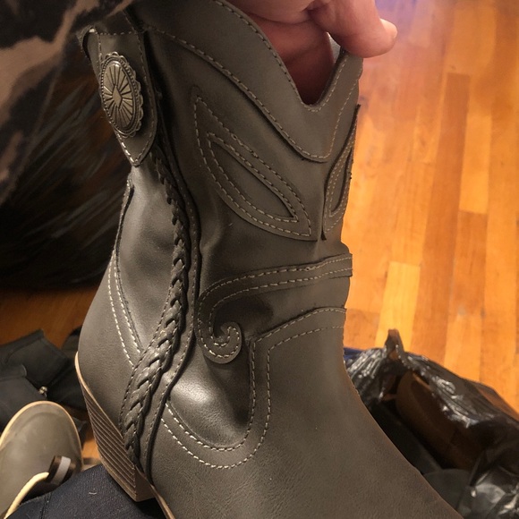 🩶BOOTS🩶 - Picture 7 of 7